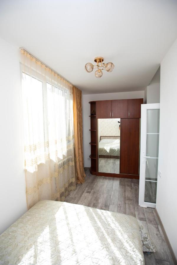 Modern Apartment In The Center With The View Of The Majestic Ararat Erevan Exterior foto